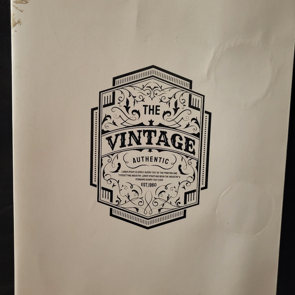 The Royal Vintage Authentic Wiskey Decanter set.
